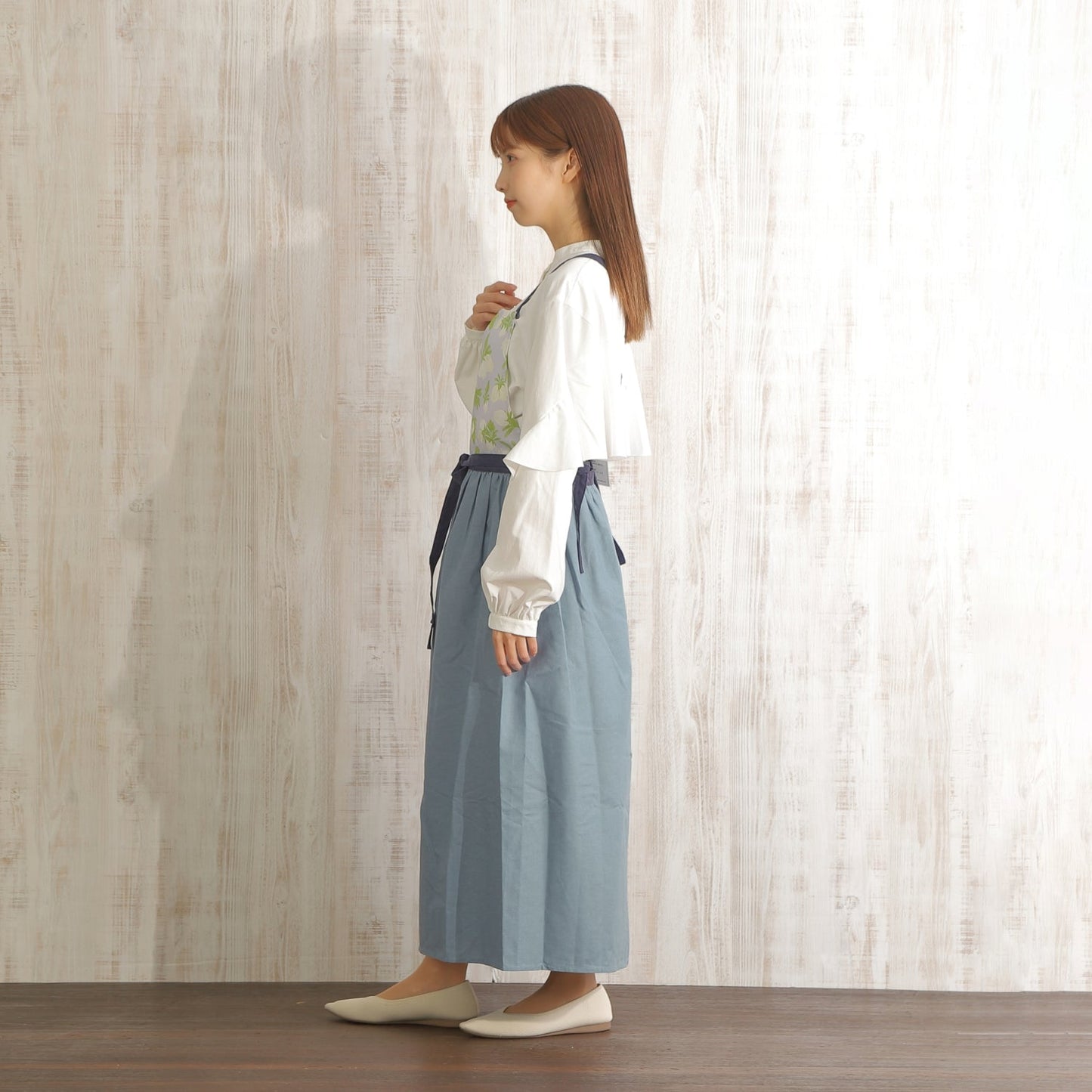 [Michelle Machoto] ミッシェルマコット アオノツガザクラ柄 ロング ワイド ギャザー エプロン D-0001